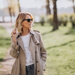 Z czym nosić trencz? Jak dopasować trencz do kobiecej sylwetki?