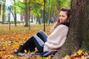Elegancko, ale na luzie: jak łączyć elegancję z wygodą w modowych stylizacjach