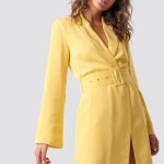 Kreacja ołówkowa, a może sukienka marynarka? Znajdź swój fason dopasowanej kreacji.