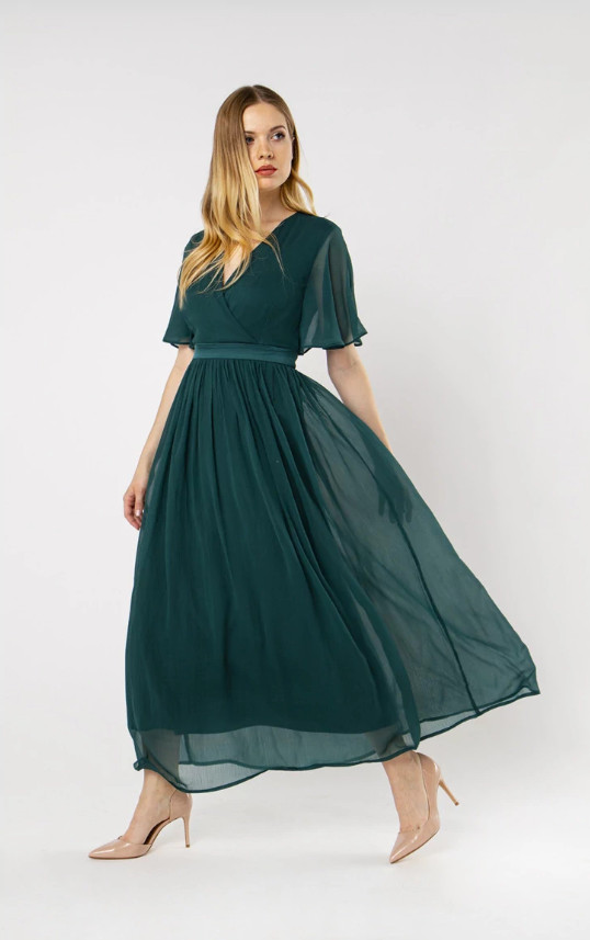 Jak dobrać sukienkę na wesele w większym rozmiarze