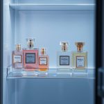 Perfumy w lodówce: kiedy przechowywanie pomaga, a kiedy szkodzi trwałości zapachu i jak uniknąć kondensacji
